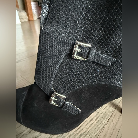 Coach Black Leather High Heel Ankle Boots SZ 8B - Picture 4 of 7